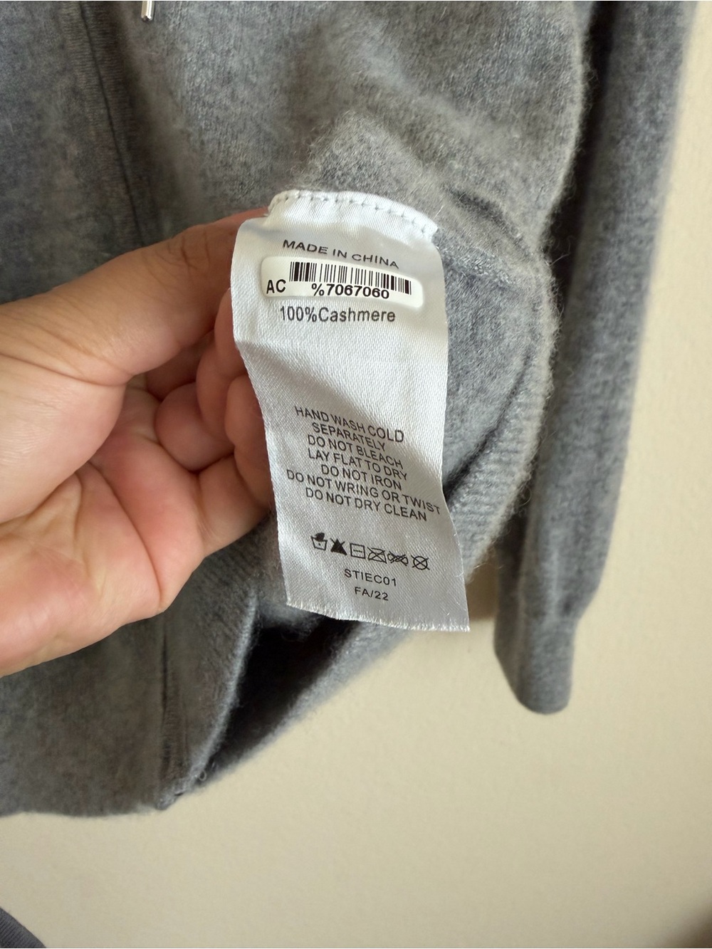 Quince 100% Cashmere Gray Full-Zip Hoodie - Picture 4 of 5